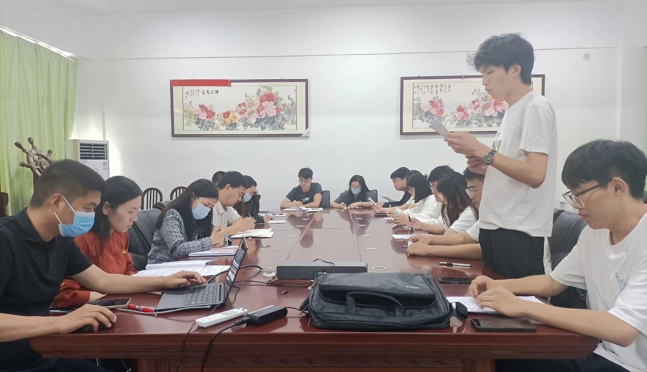 电子电气工程学院学生党支部召开预备党员接收大会